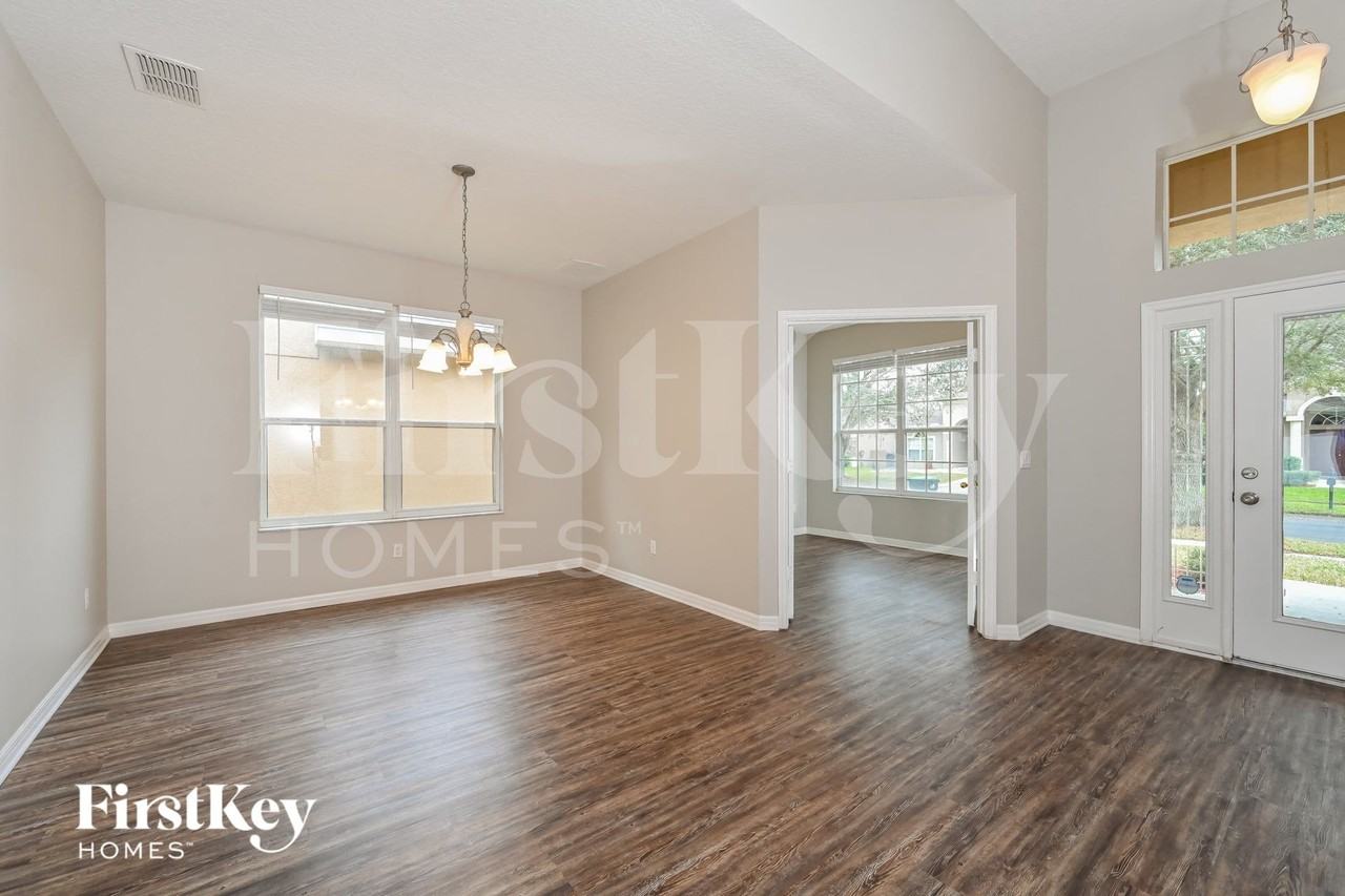 5579 Burlwood Dr - Photo 5 of 16