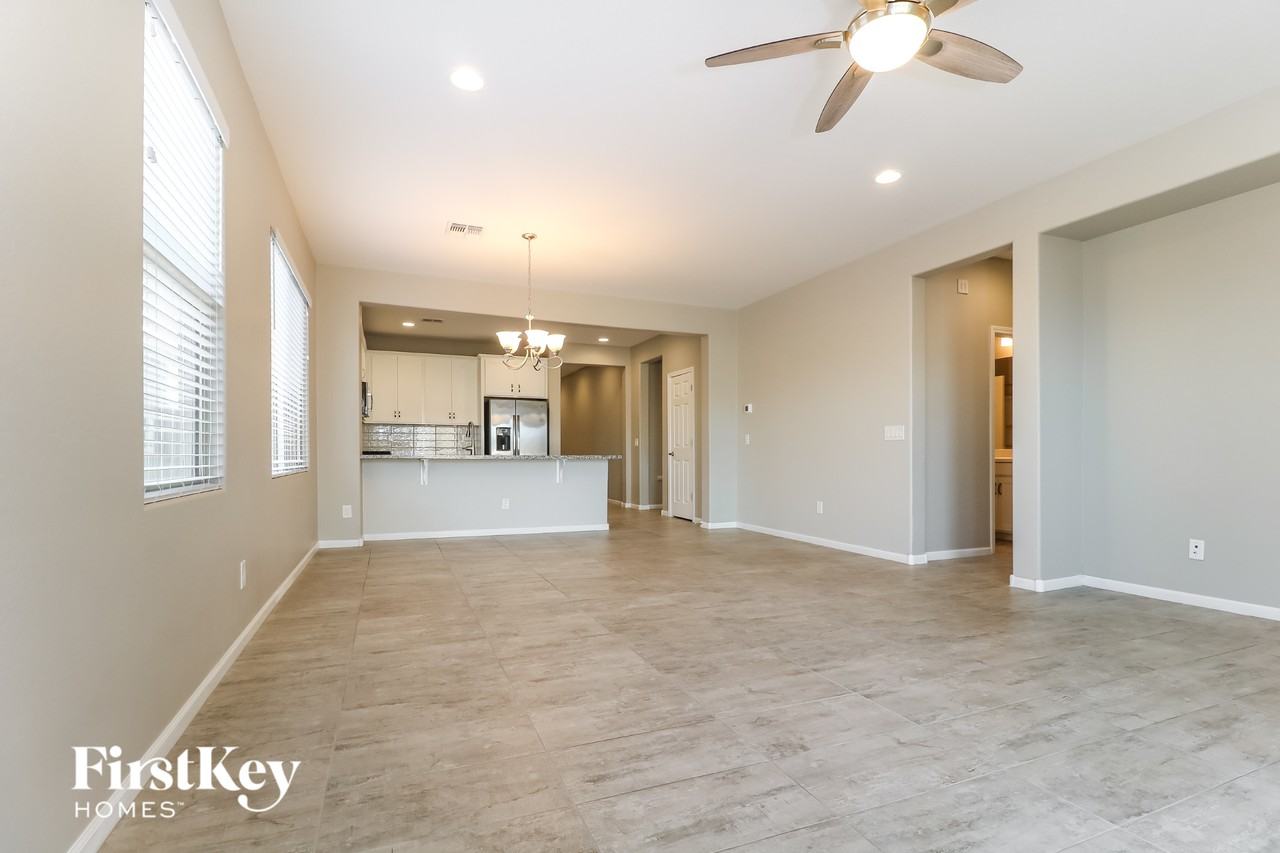 830 S 200th Ln - Photo 4 of 15