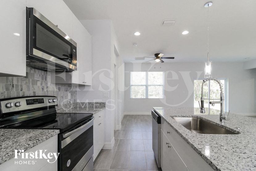 303 Salmon Ct - Photo 5 of 12
