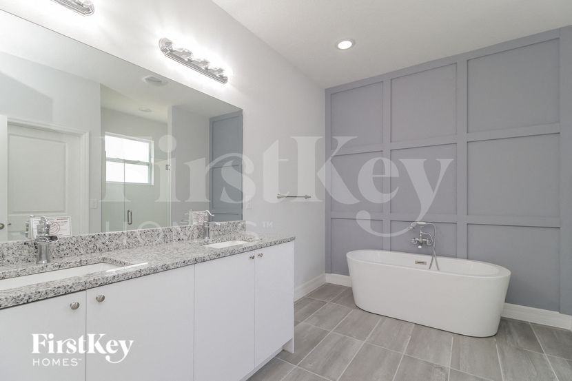 303 Salmon Ct - Photo 7 of 12