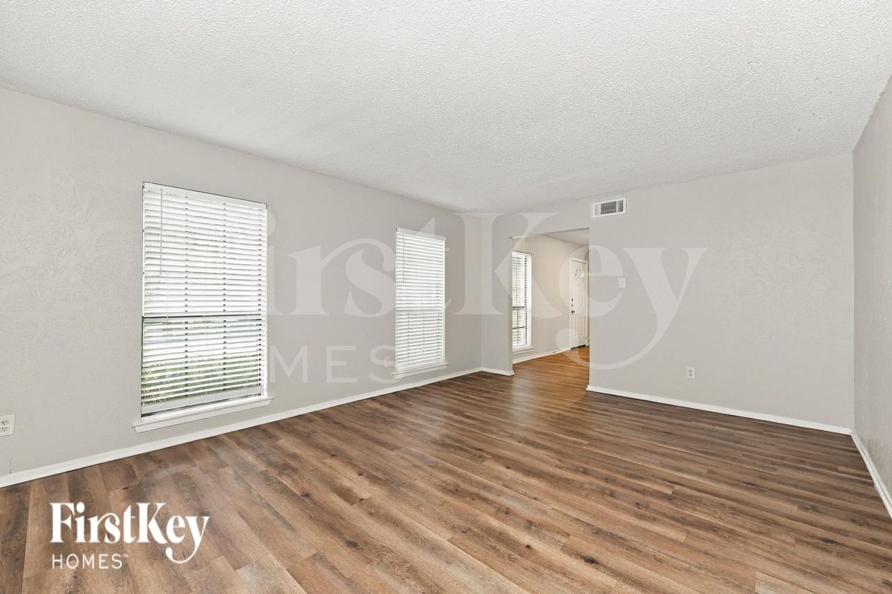 7431 Bayberry Ln - Photo 2 of 17