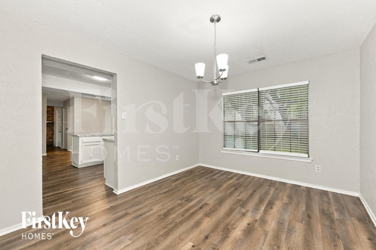 7431 Bayberry Ln - Photo 3 of 17