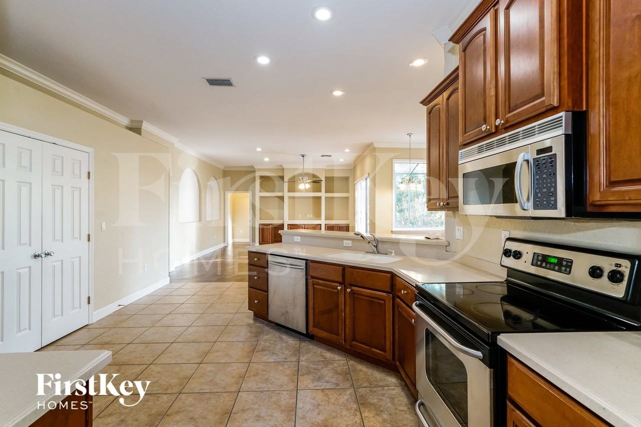 6708 Highlands Creek Loop - Photo 6 of 16