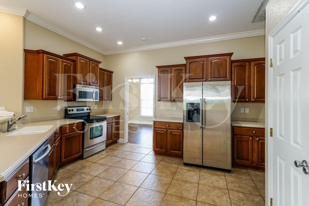 6708 Highlands Creek Loop - Photo 7 of 16