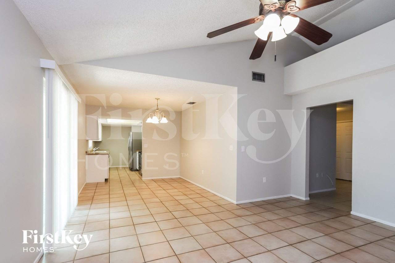 5805 Bambi Dr - Photo 3 of 16