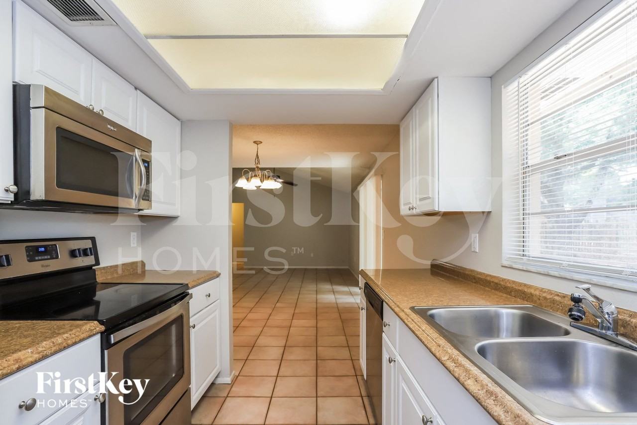 5805 Bambi Dr - Photo 5 of 16