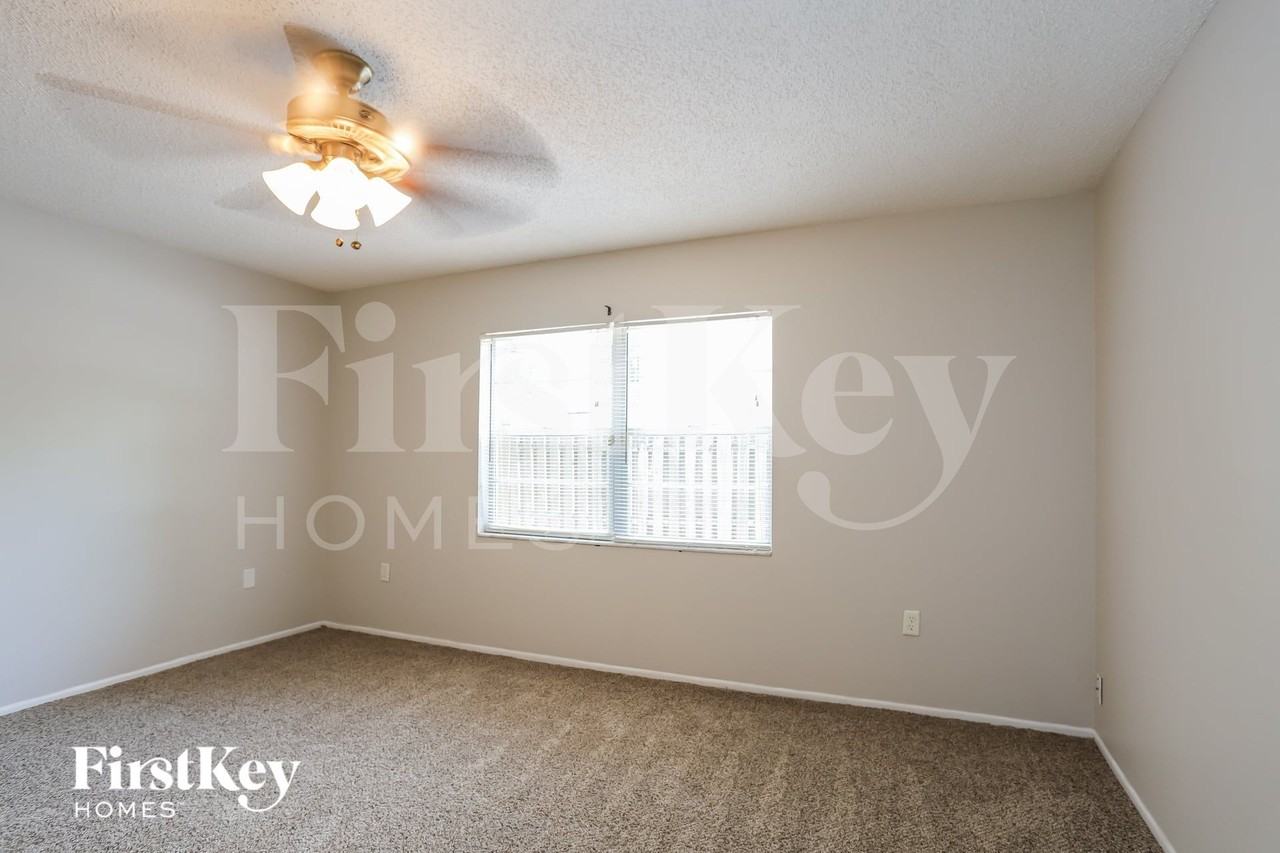 5805 Bambi Dr - Photo 6 of 16