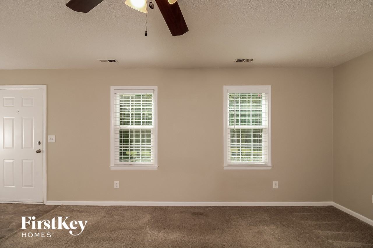 5021 Hutchins St - Photo 2 of 15