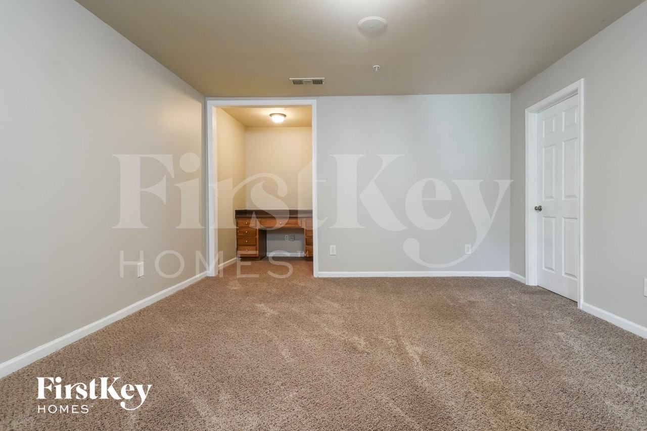 3310 Castleberry Village Cir - Photo 5 of 15