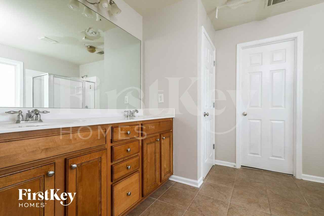 3310 Castleberry Village Cir - Photo 7 of 15