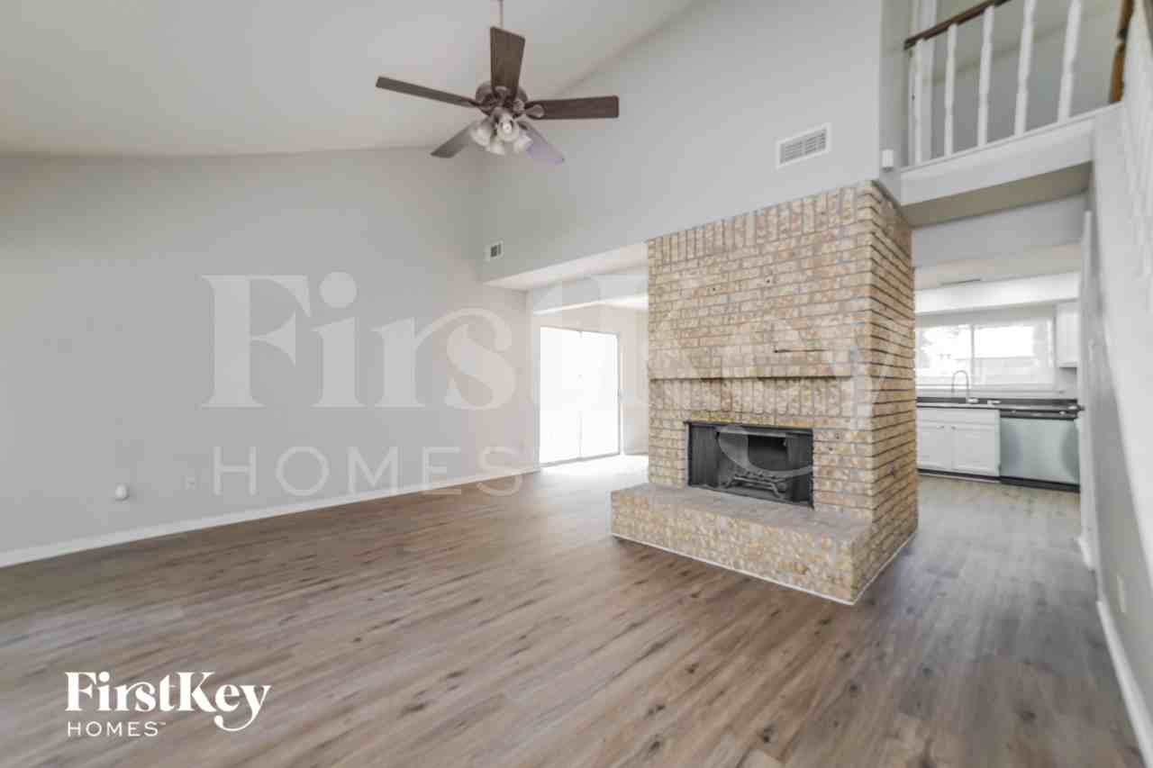 32 S Morningwood Ct - Photo 5 of 19