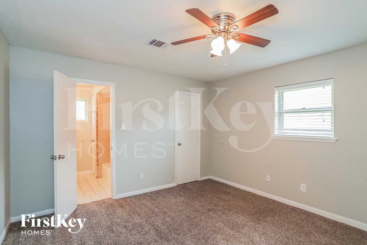 3112 Royal St - Photo 7 of 16