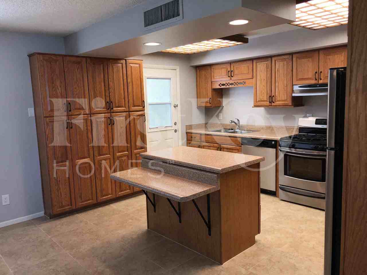 2319 W Wood Dr - Photo 5 of 17