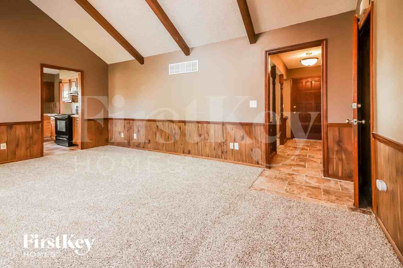 14629 Laquinta Dr - Photo 2 of 16
