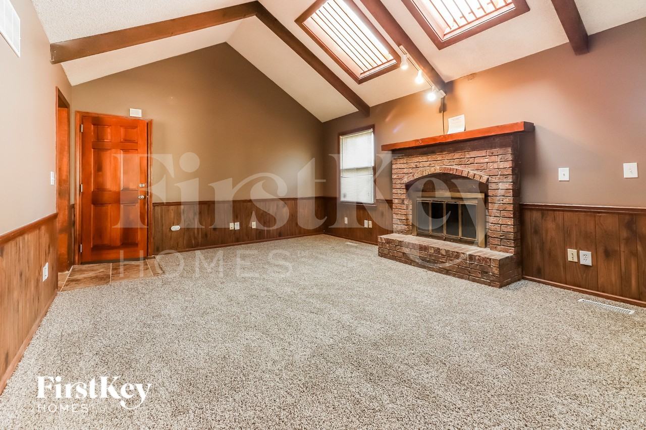 14629 Laquinta Dr - Photo 3 of 16