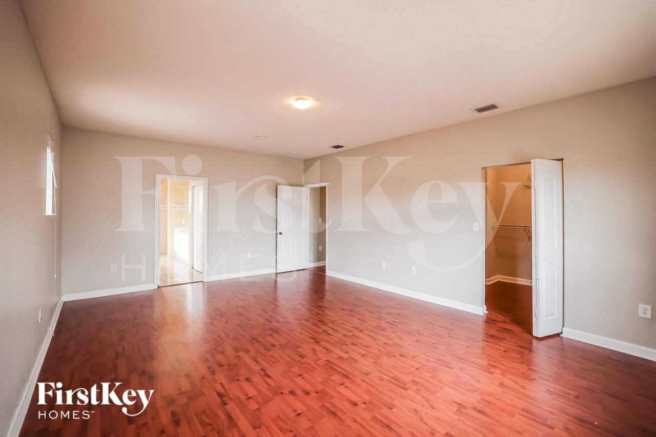 1320 Neplace - Photo 7 of 17