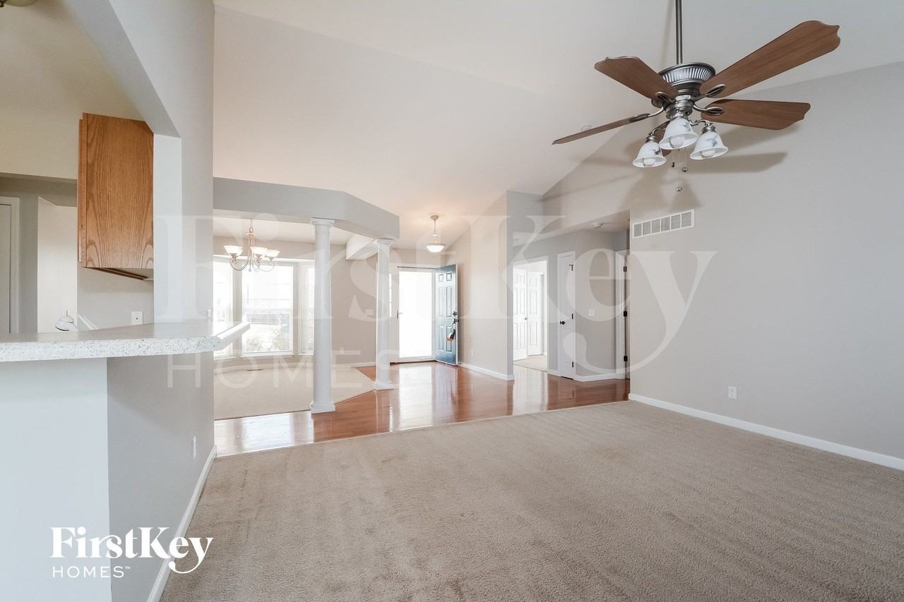 124 Peine Hollow Pl - Photo 2 of 15