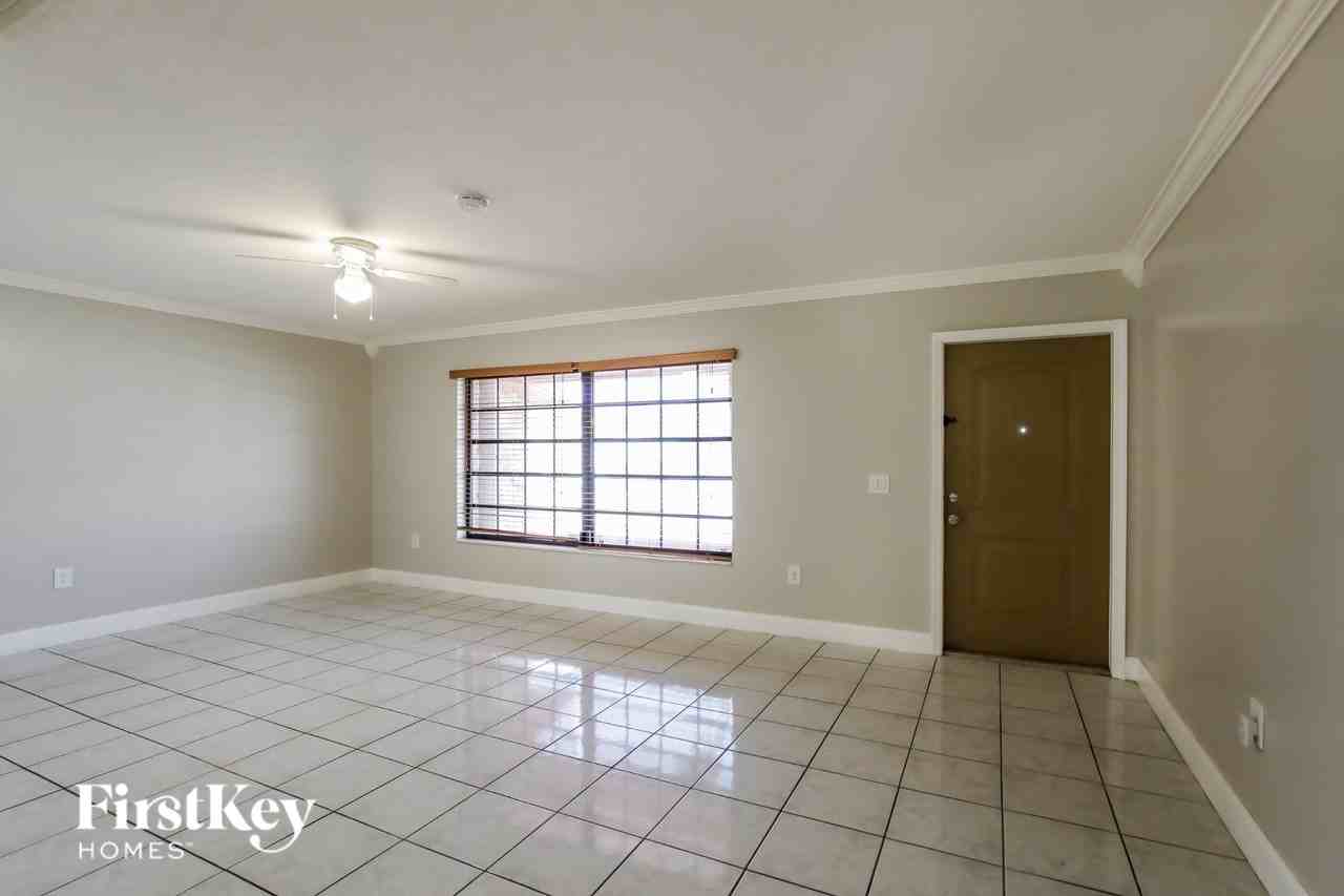 12340 Nw 30th St - Photo 3 of 16