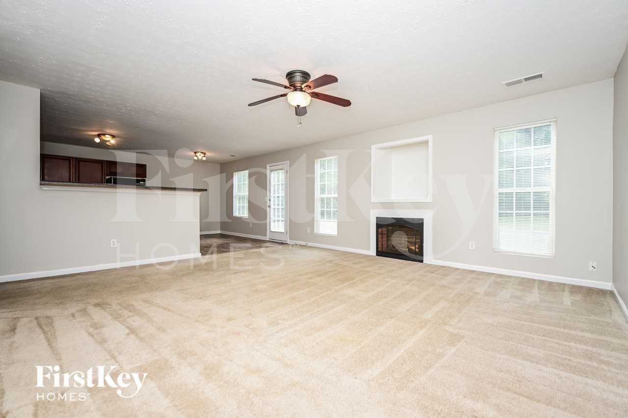 1225 Mills Cove Dr - Photo 2 of 16