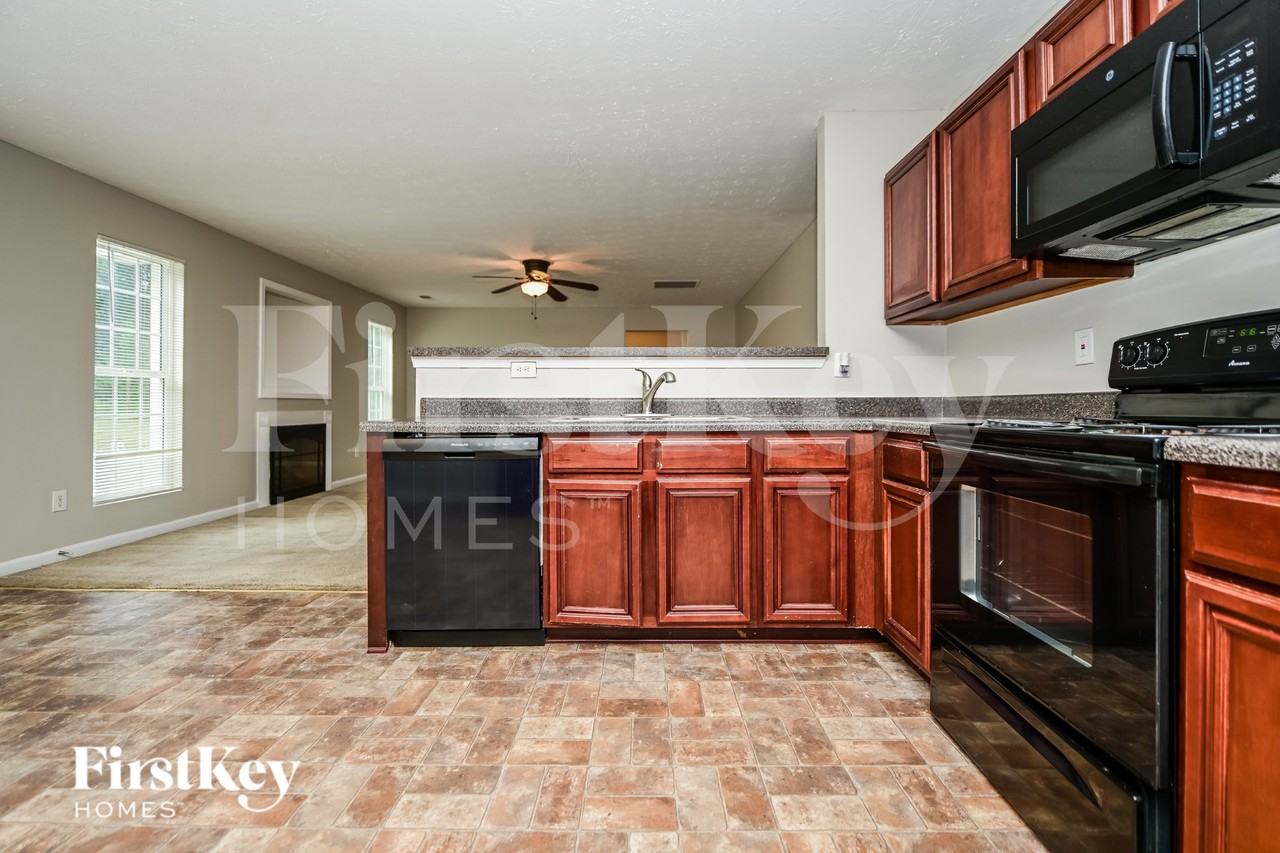 1225 Mills Cove Dr - Photo 4 of 16
