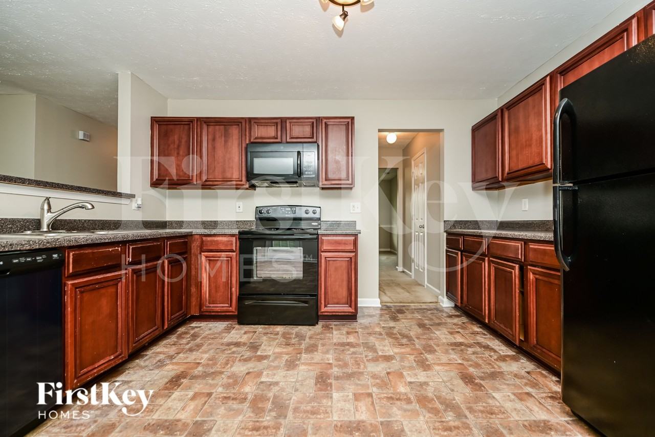 1225 Mills Cove Dr - Photo 5 of 16