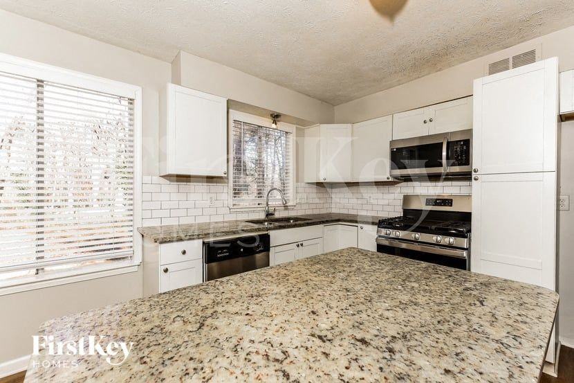 102 Parkview Dr - Photo 6 of 15