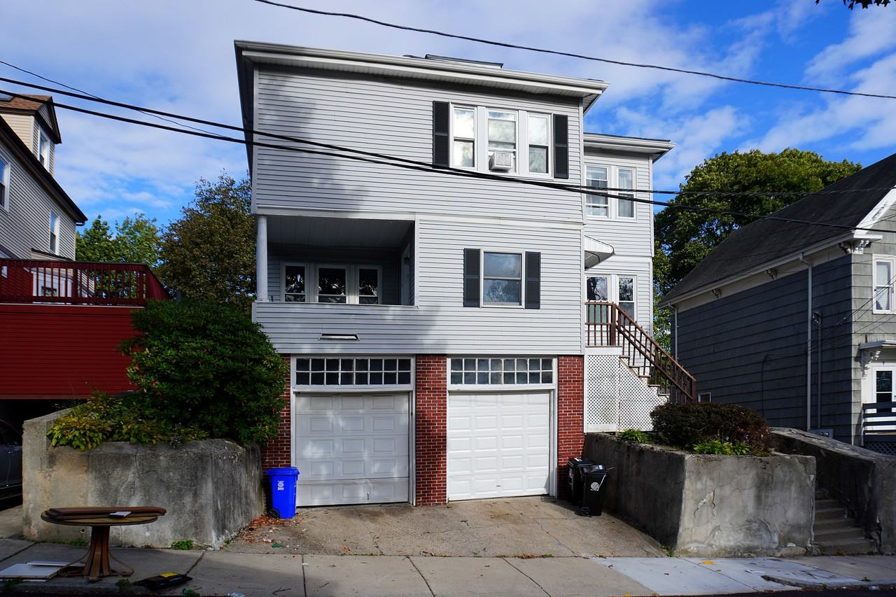 911 Kenilworth St #9 - Photo 3 of 24