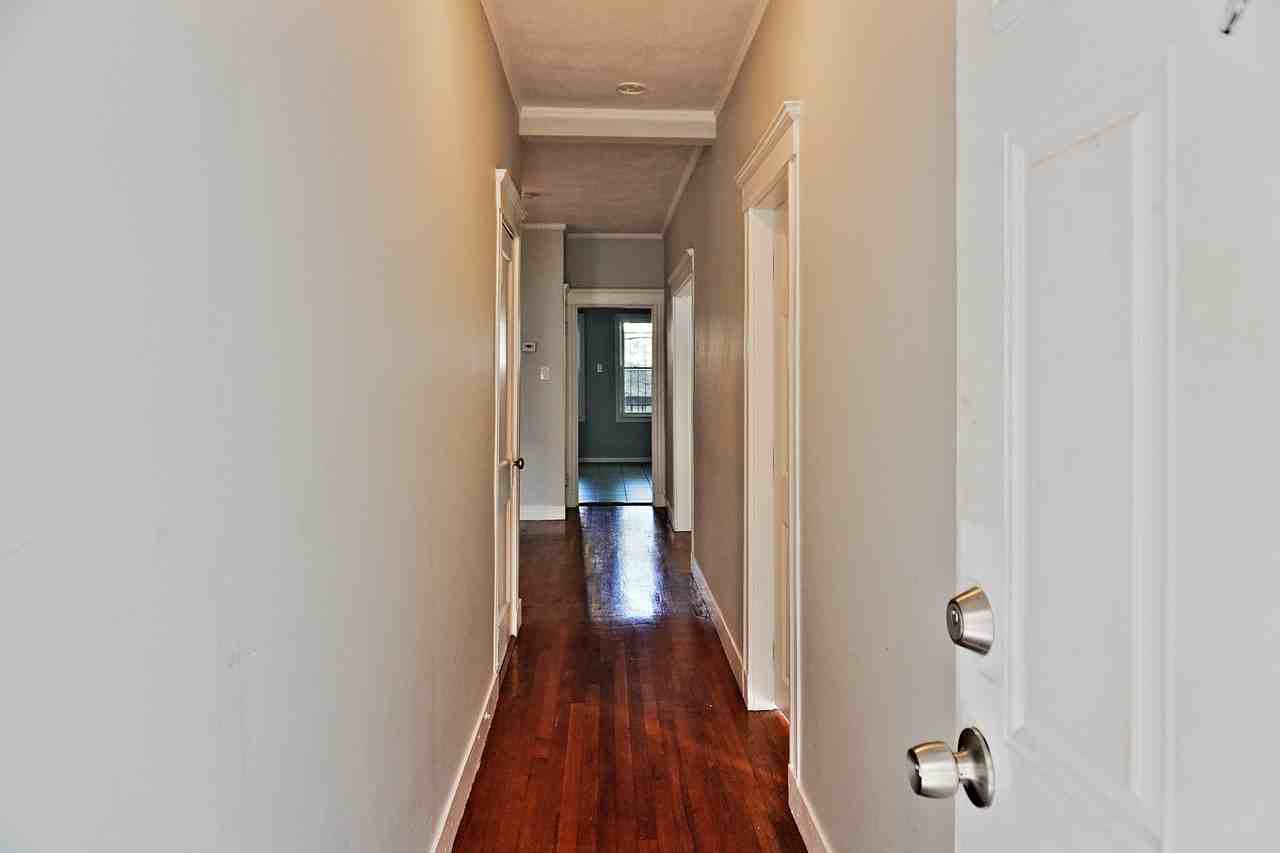 911 Kenilworth St #9 - Photo 4 of 24