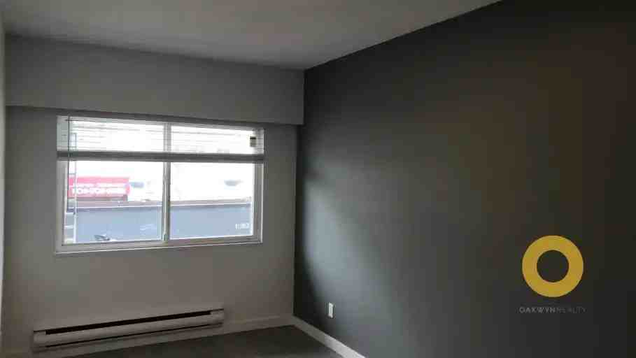 1153 Kingsway #2ndF - Photo 2 of 9