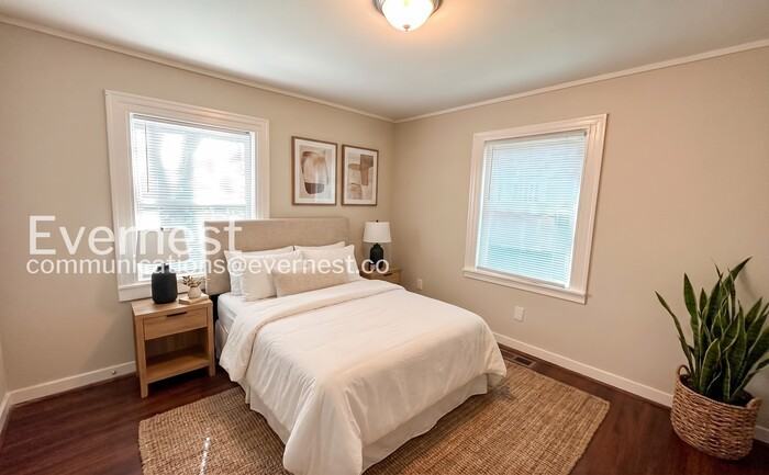 7813 4th Ave N - Photo 3 of 20