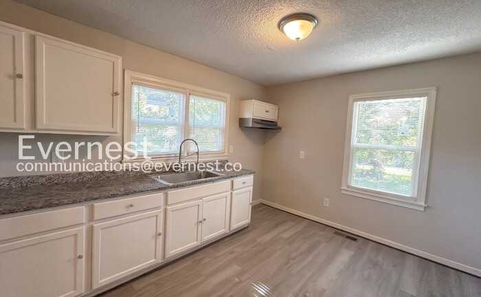 7813 4th Ave N - Photo 4 of 20