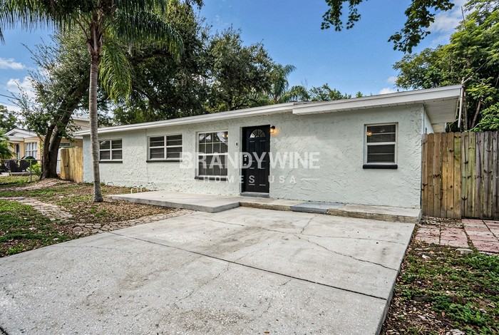 10004 N Altman St - Photo 2 of 22