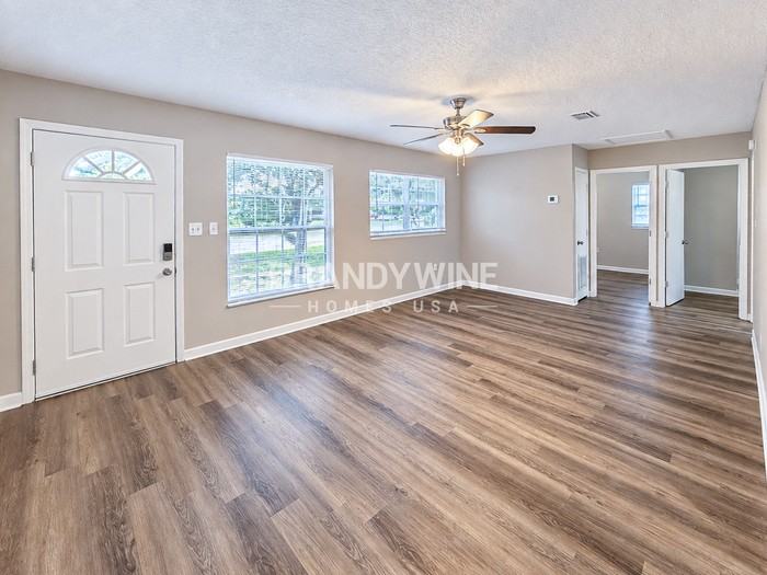 10004 N Altman St - Photo 6 of 22