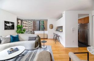featured image of 2 Gold St #3112