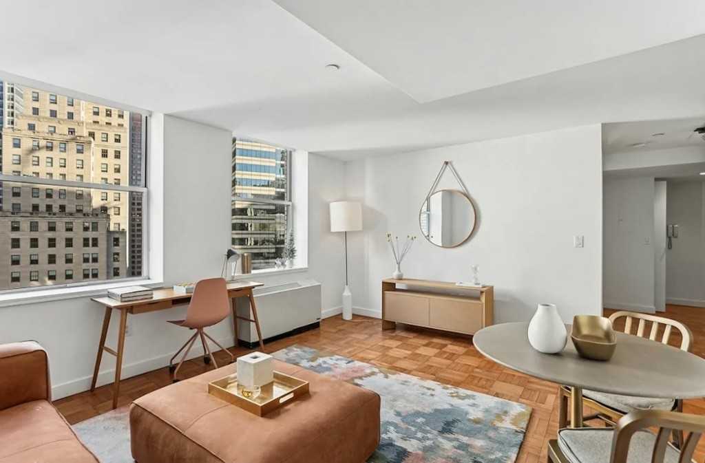 20 Exchange Pl #21004 - Photo 2 of 5
