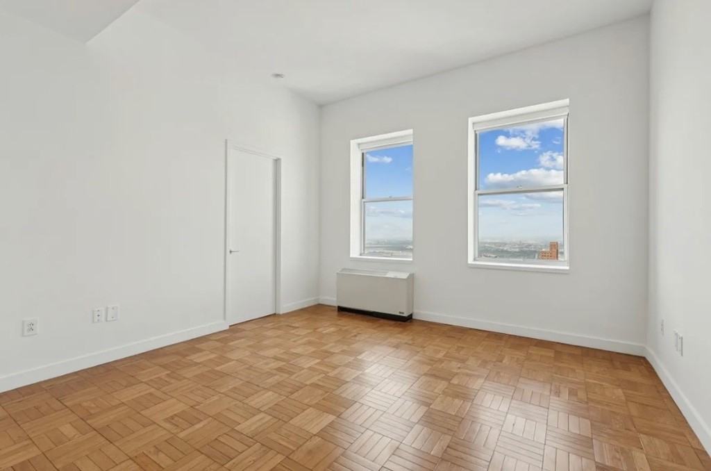 20 Exchange Pl #21004 - Photo 3 of 5