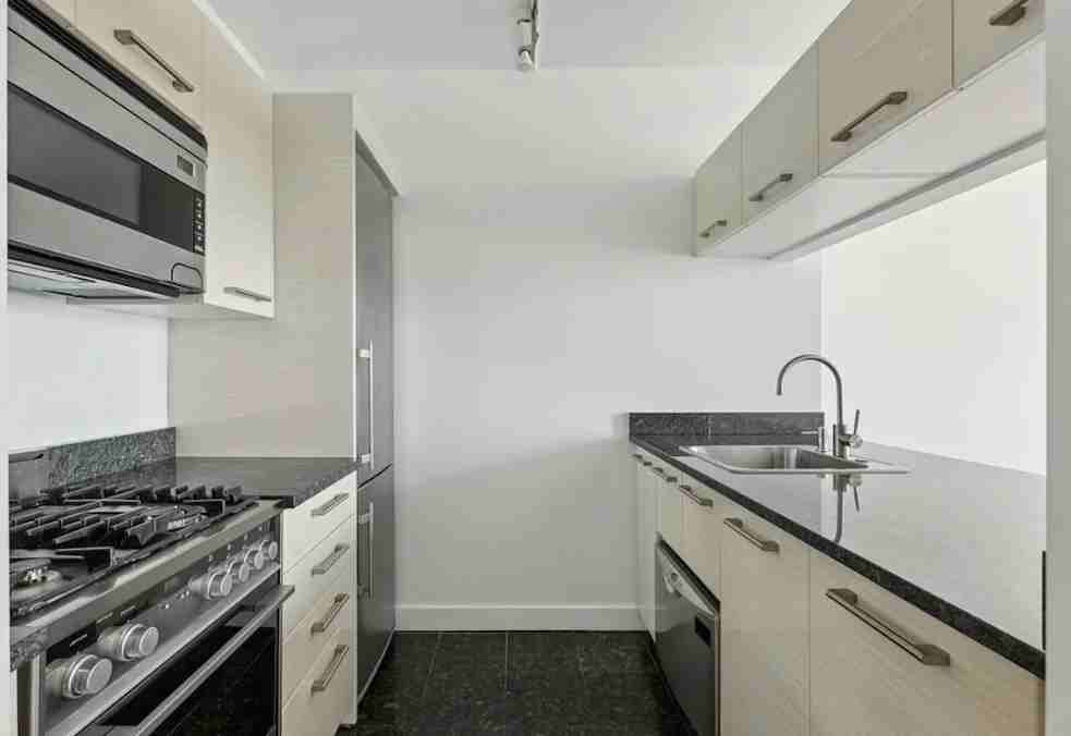 20 Exchange Pl #21004 - Photo 4 of 5