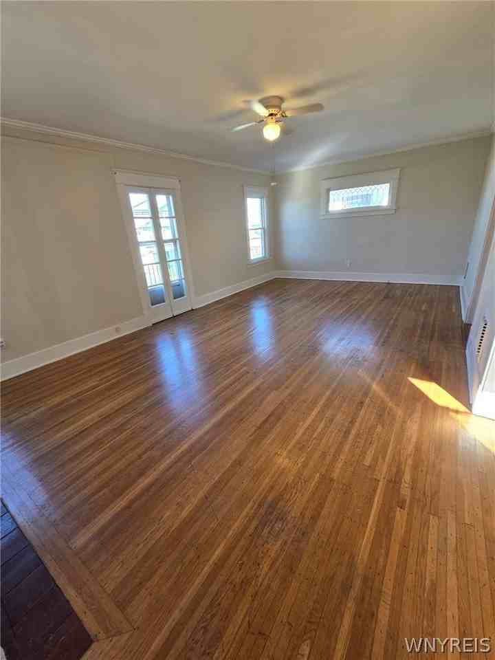 217 Hartwell Rd - Photo 4 of 19