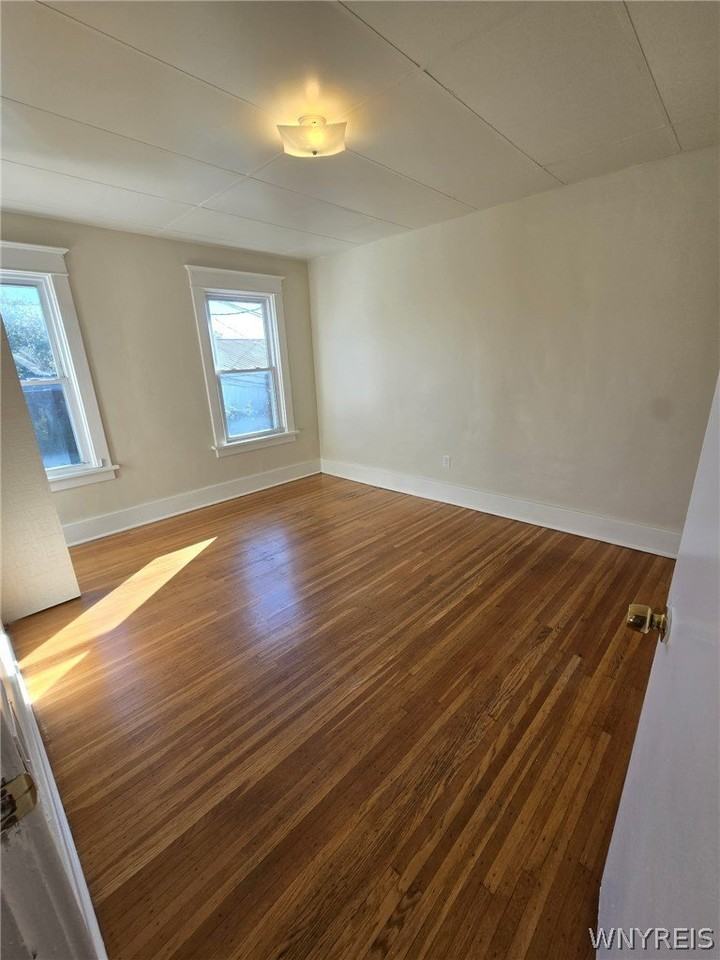 217 Hartwell Rd - Photo 6 of 19
