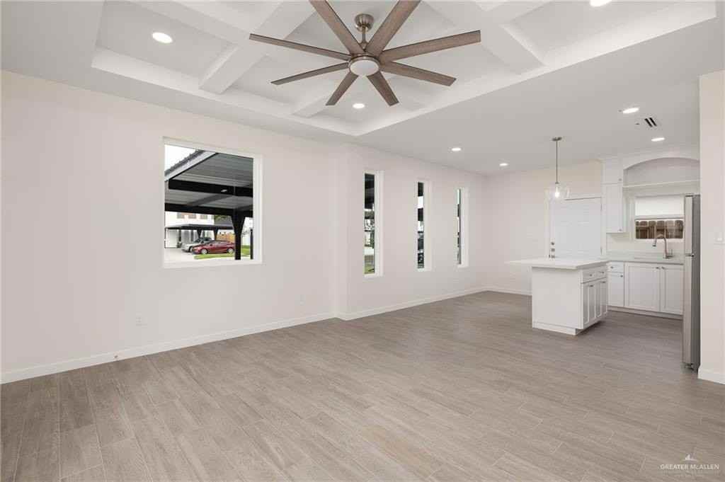 608 N Emerald Ave - Photo 5 of 16