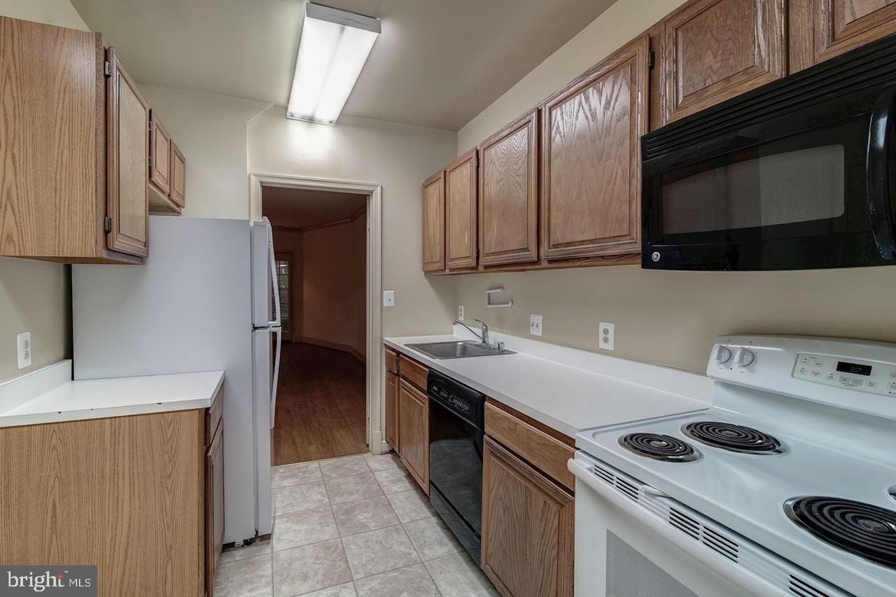 4341 Massachusetts Ave Nw - Photo 5 of 16