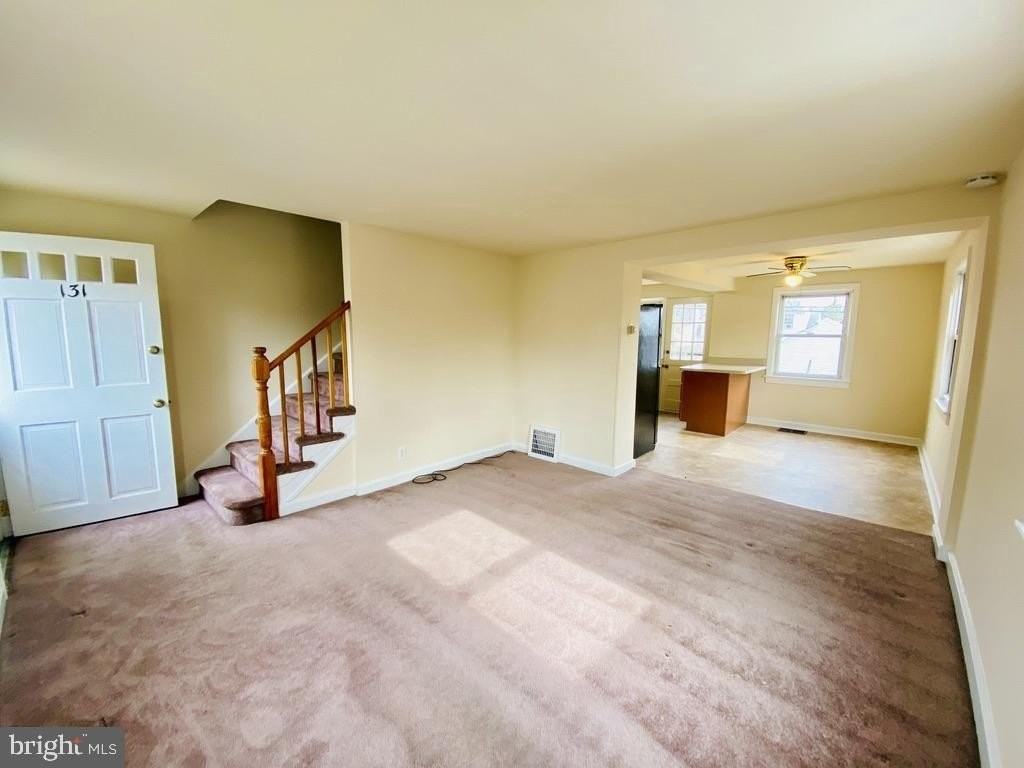 131 Kentucky Ave - Photo 3 of 26