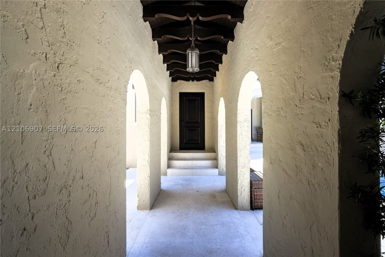 1822 Country Club Prado #0 - Photo 6 of 31