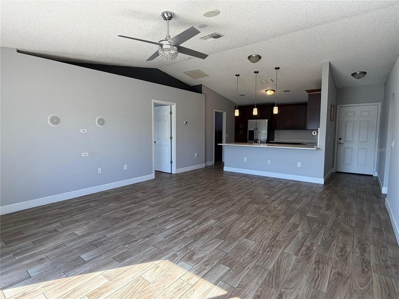 3194 Windmill Point Blvd - Photo 3 of 22