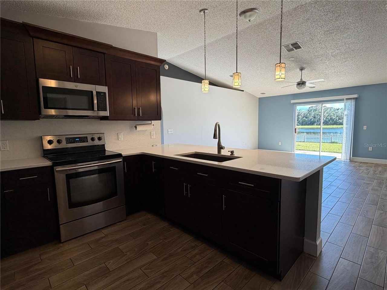 3194 Windmill Point Blvd - Photo 7 of 22