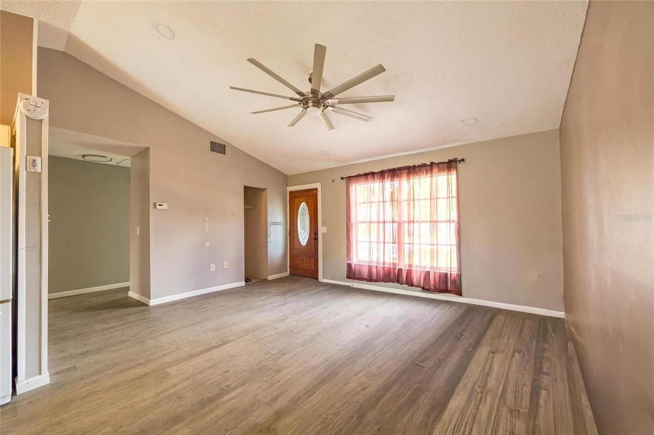 7250 Fullerton Ct - Photo 4 of 15