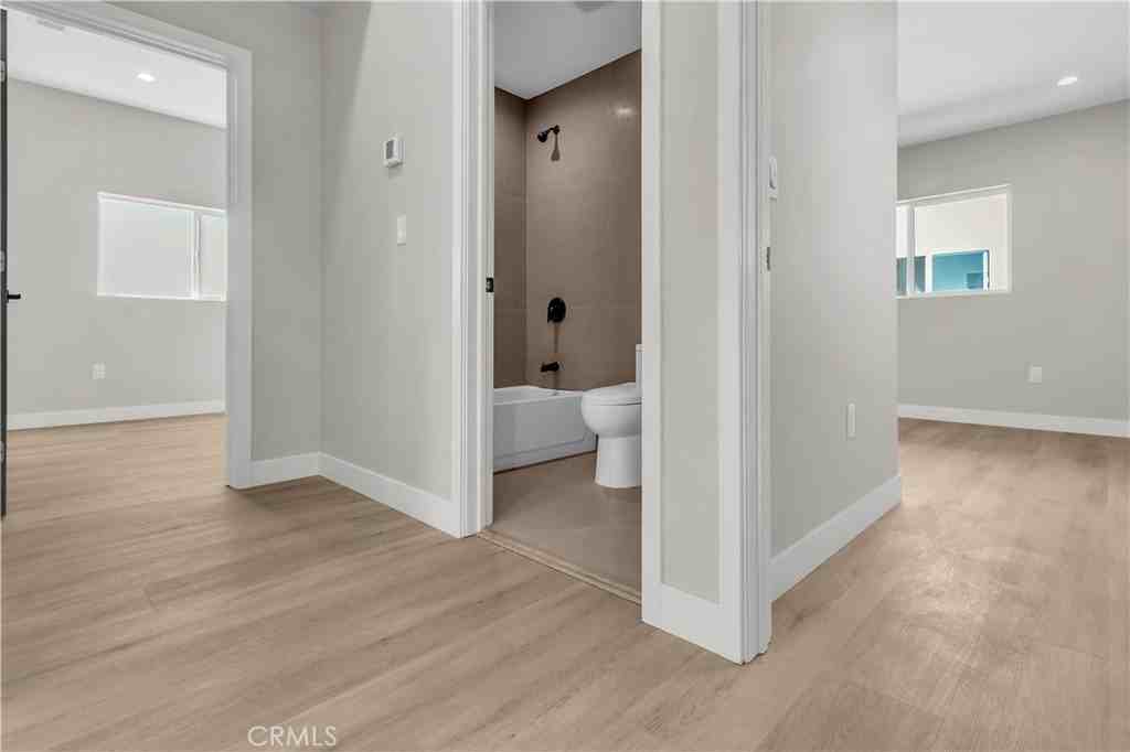 661 S Soto St - Photo 5 of 14
