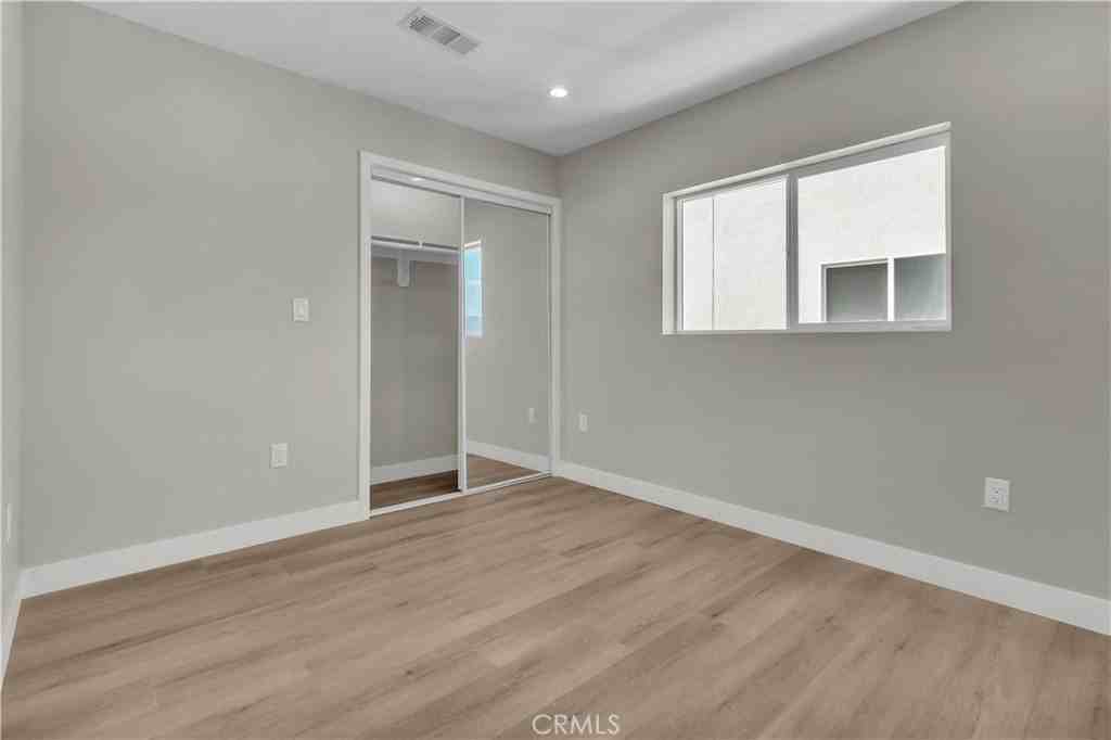 661 S Soto St - Photo 6 of 14