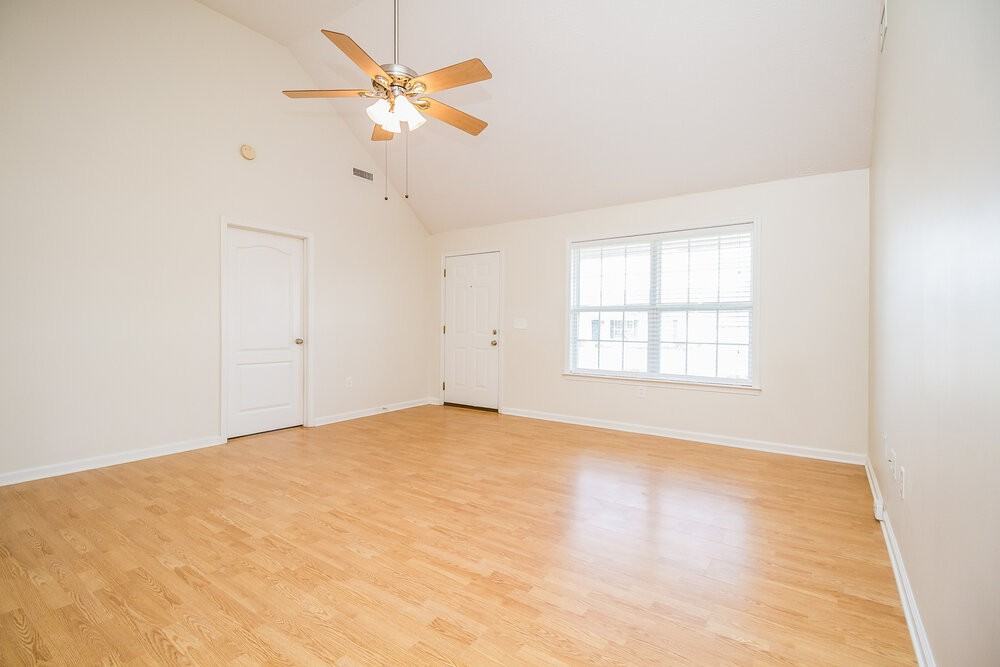 2829 Waywood Dr - Photo 2 of 15