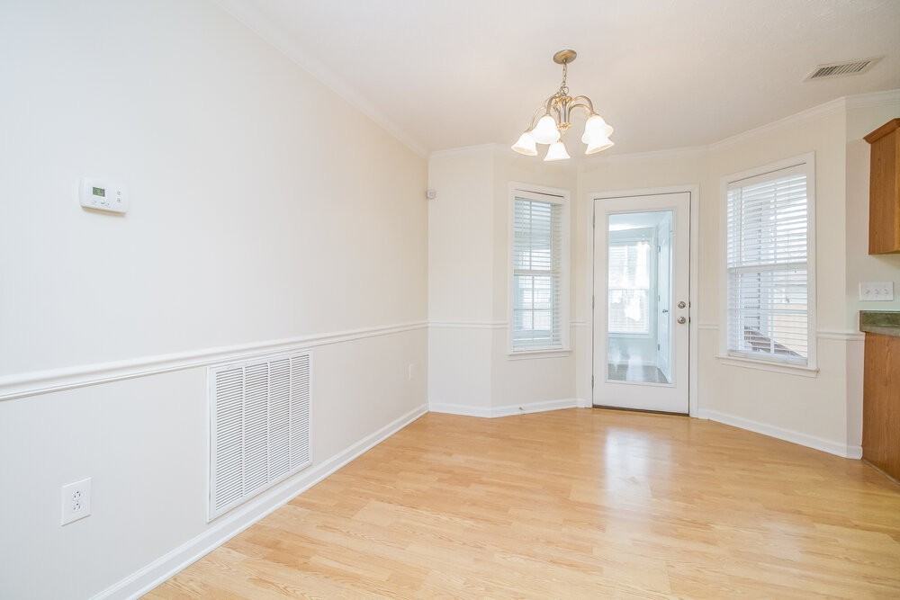 2829 Waywood Dr - Photo 3 of 15
